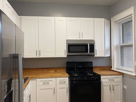 2nd image of 518 N Mayfield Ave #3