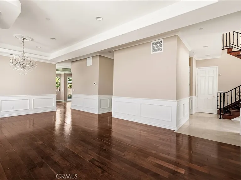 406 N Fairview St — Photo 5