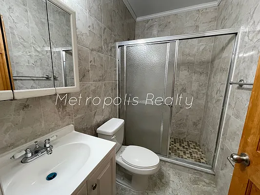 Rented by Metropolis International Realty Inc. | media 11