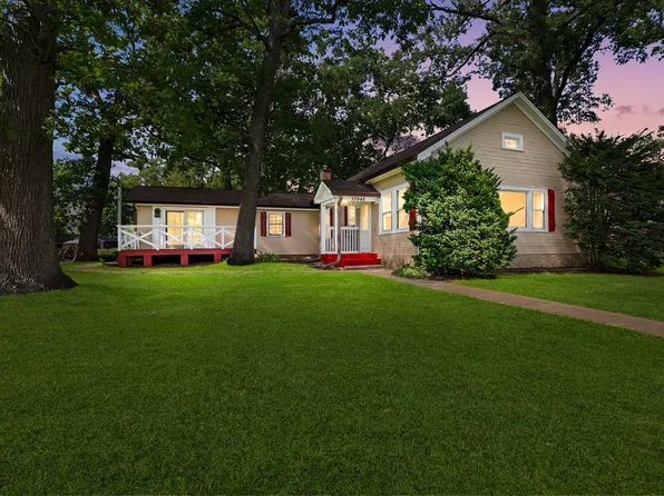 33945 N Prospect Dr, Grayslake, IL 60030