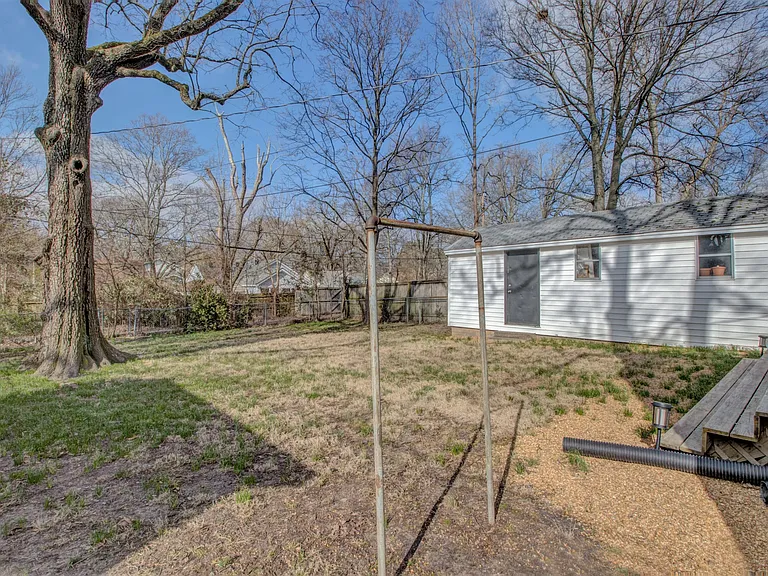 2216 N Arthur St — Photo 34
