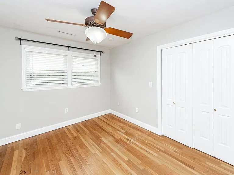 838 Fred St — Photo 41