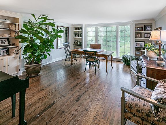 5th image of 807 & 803 Woodland Ct