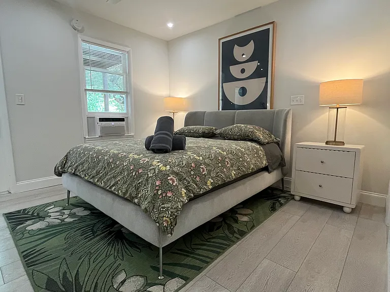 6030 N Bayshore Dr #4 — Photo 2