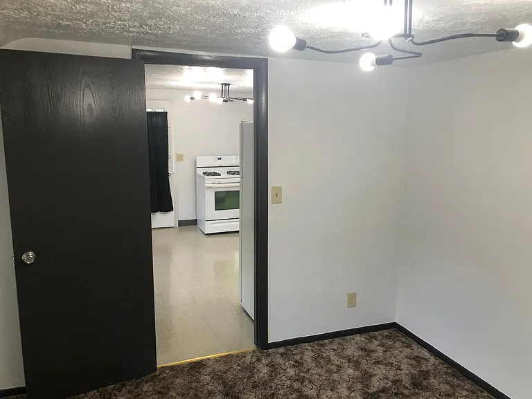 82 E Emerling Ave #2 — Photo 12
