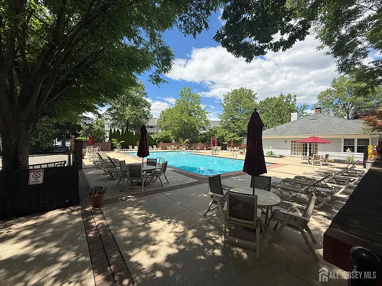 207 Darwin Ln — Photo 22