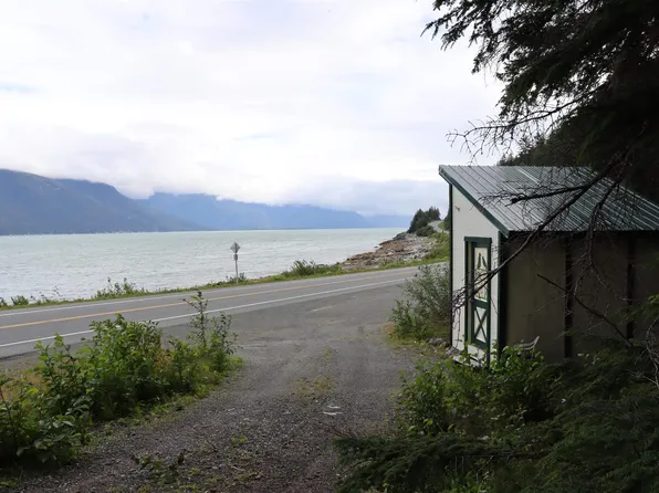 1001 Lutak Beach Rd, Haines, AK 99827
