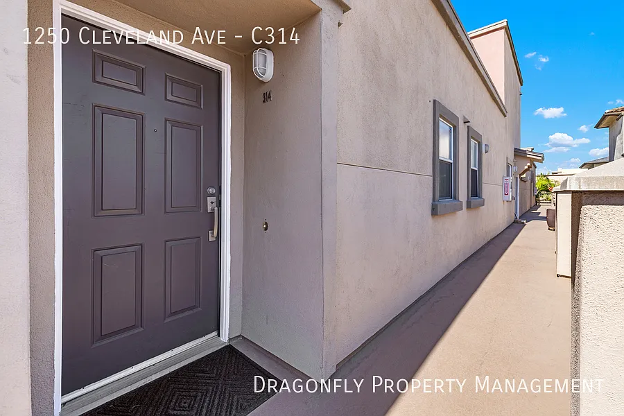 2 Bed 2 Bath In Hillcrest's Uptown District — Photo 2