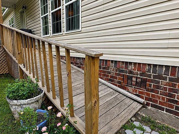 5th image of 388 Padgett Rd