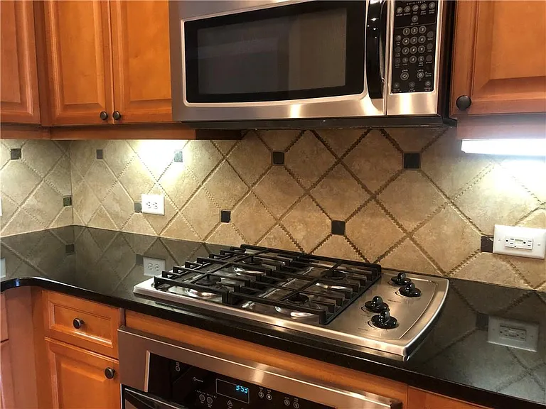 10240 Billings Pointe — Photo 11