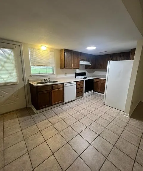 12 Lumpkin Dr #2 — Photo 5