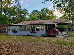 64 Westview St, Panacea, FL 32346