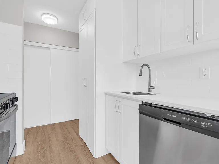 1220 Hamilton St — Photo 15