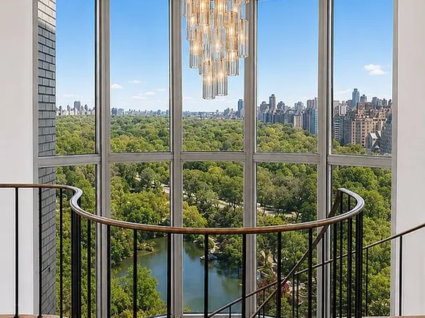 24 Central Park S Penthouse E, New York, NY 10019