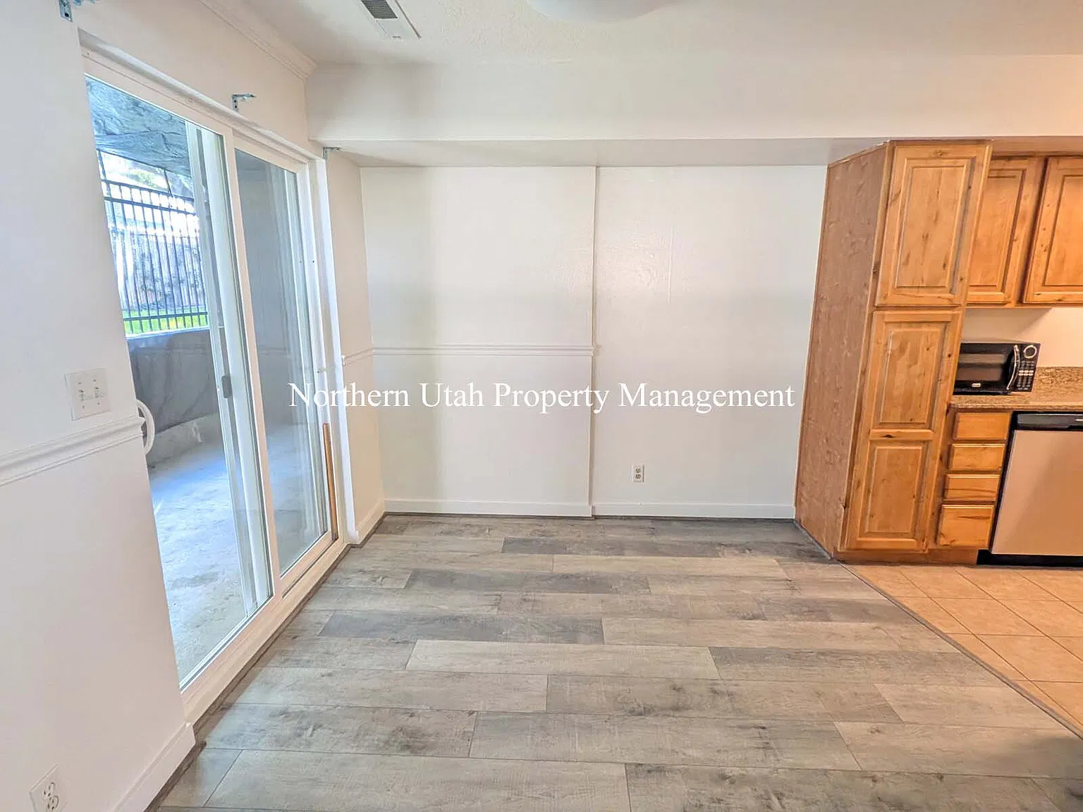2 bed, 1.0 bath, 968 sqft, $1,200 — Photo 4