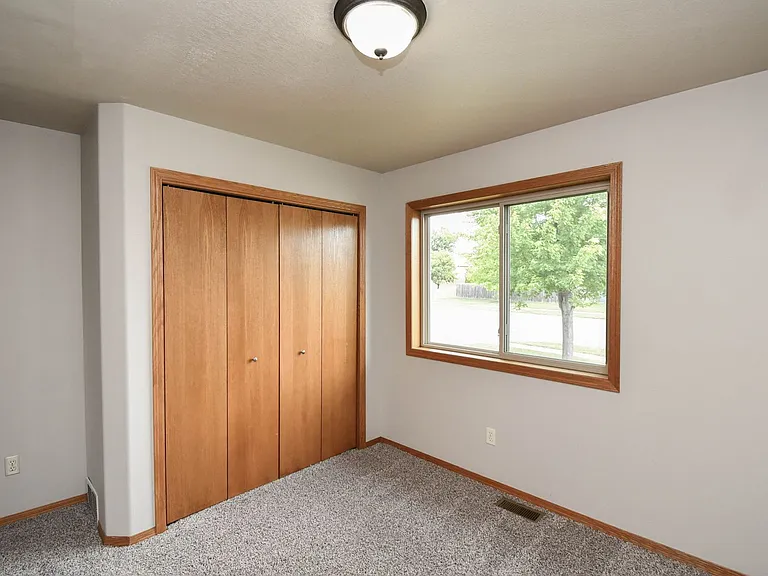 5101 W Cushman St — Photo 29