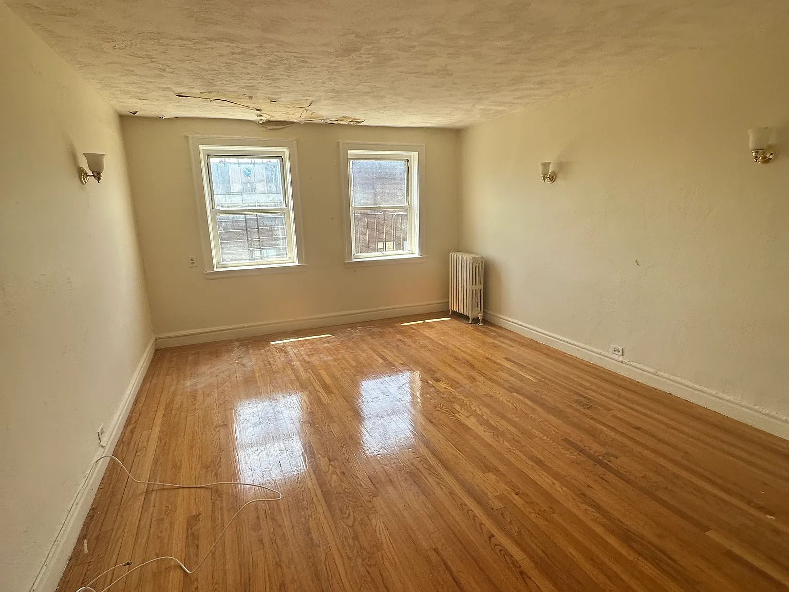 2 bed, $2,300 — Photo 1