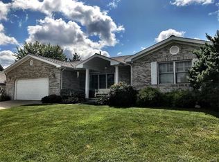 15 Ridge Dr, Litchfield, IL 62056