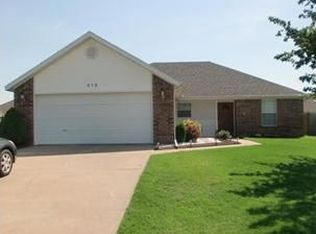 313 Wildwood St, Lowell, AR 72745