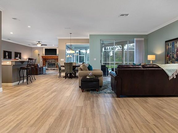 5th image of 1002 Kings Way Ln