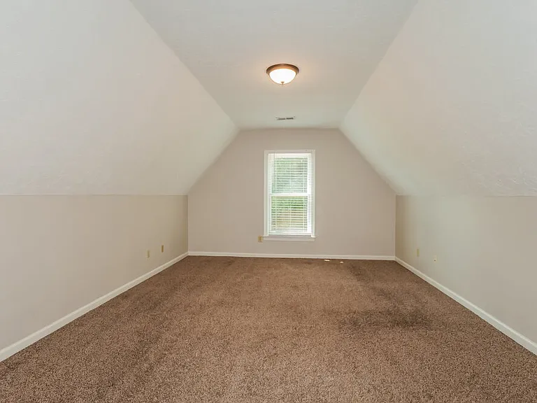 8633 Meadow Green Dr — Photo 13