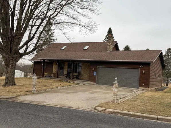 215 S Park St, Livingston, WI 53554