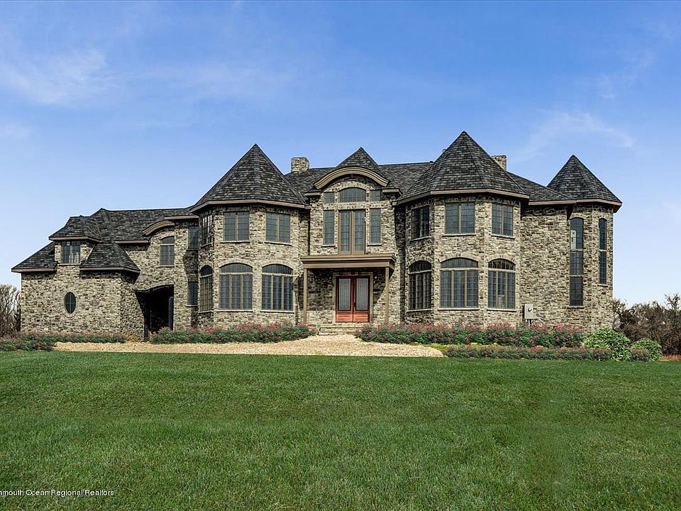 1st image of 18 Princeton Ln