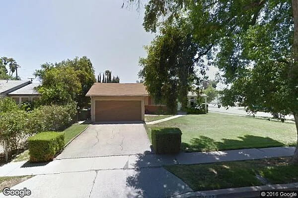 20532 Vose St — Photo 2