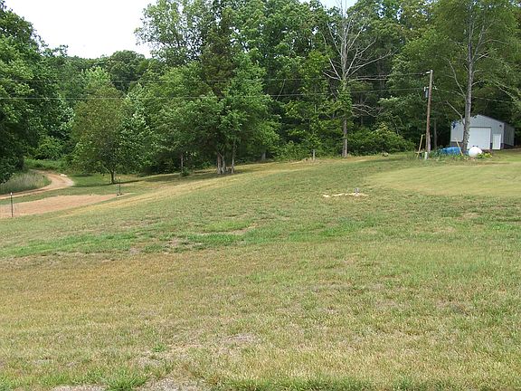 5th image of 310 Tim Henderson Ln
