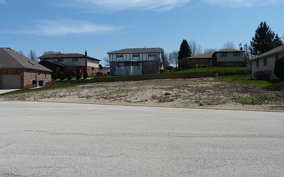 3rd image of 15525 Elder Ct
