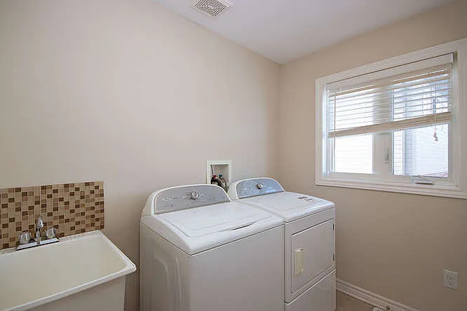 864 Teakwood Ln — Photo 23