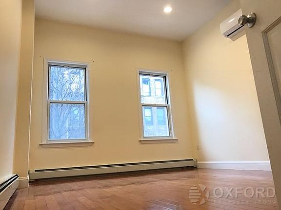 4th image of 3115 41st St APT 2L