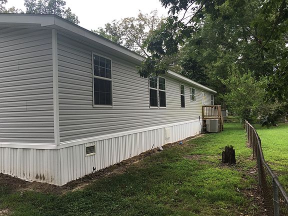 3rd image of 14 Hickory Ct