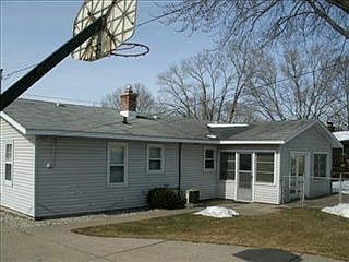 2nd image of 2466 Monroe Ave NE