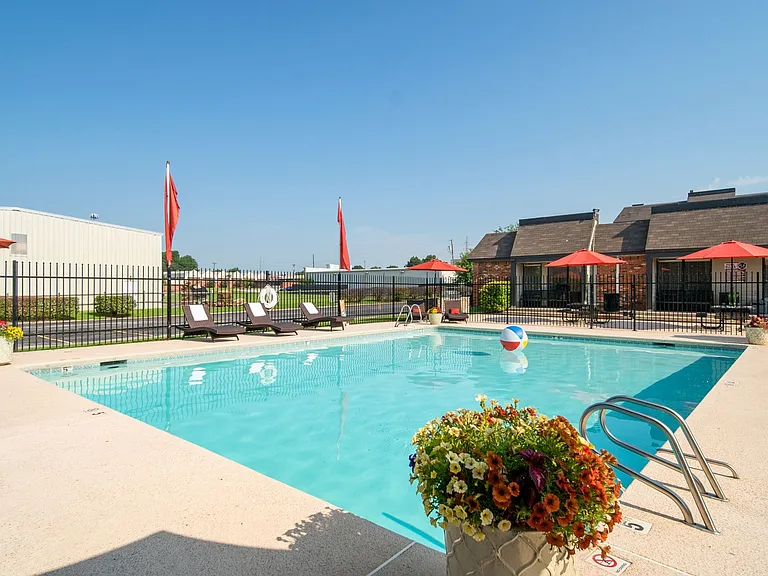 Brookwood on 86th - Move-In Today and Receive a $500 Visa Gift Card! — Photo 7