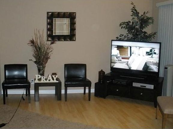 5th image of 77 Sierra Madre Blvd #14