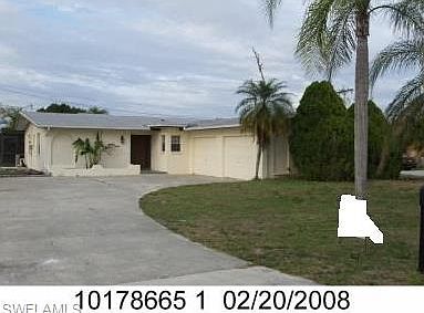 1st image of 905 SE 31st Ter