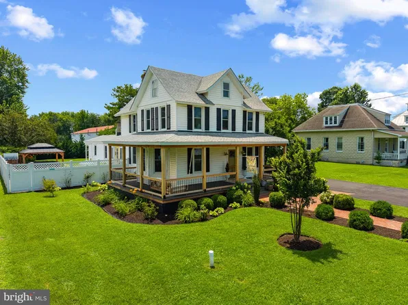 618 Love Point Rd, Stevensville, MD 21666