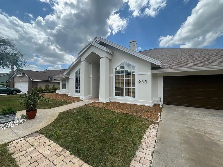 935 Shriver Cir — Photo 5
