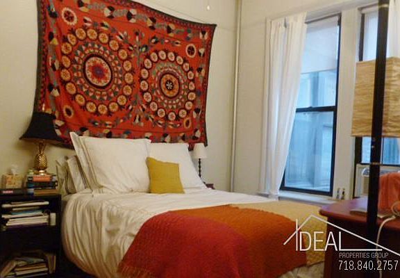 3rd image of 417 Saint Johns Pl APT 1A