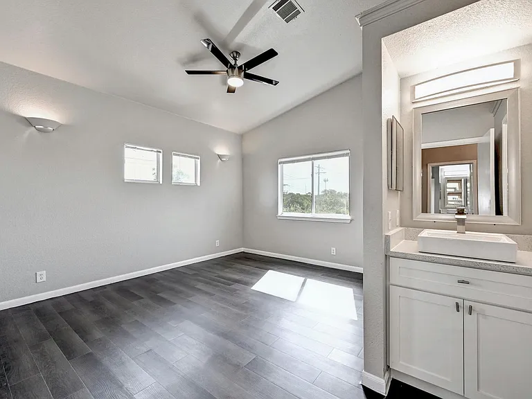 3412A Speedway St — Photo 21