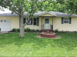 460 S Oak St, Maroa, IL 61756
