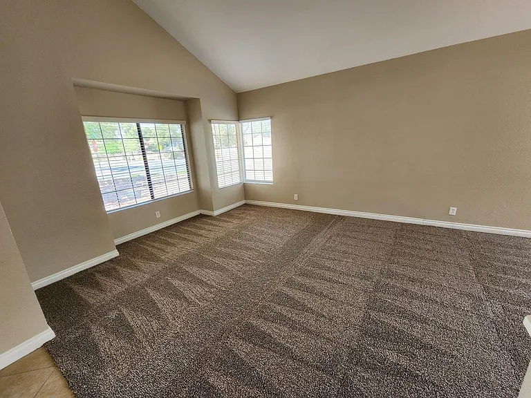 6703 Dominion Ct — Photo 4