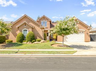 2953 Celeste Ave, Clovis, CA 93611