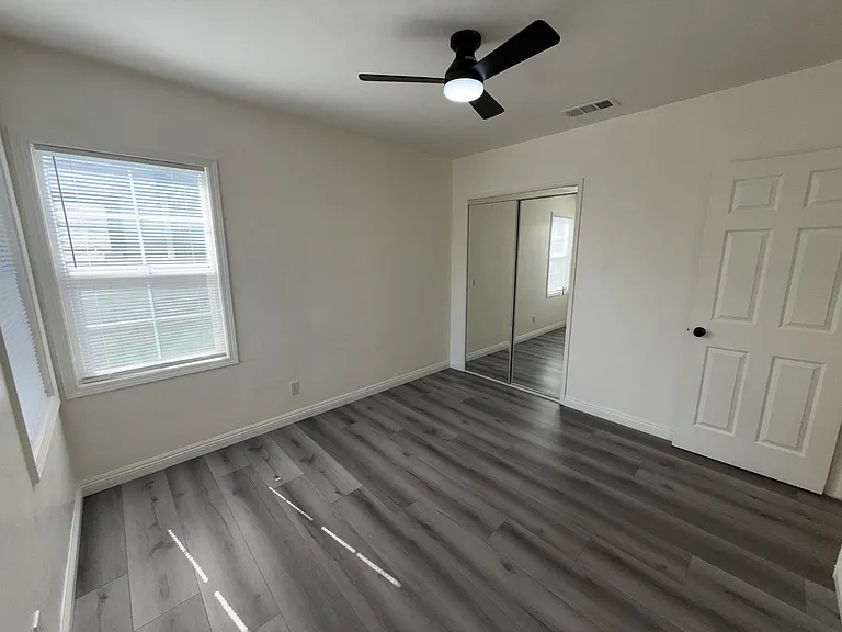 25539 Lane St — Photo 11