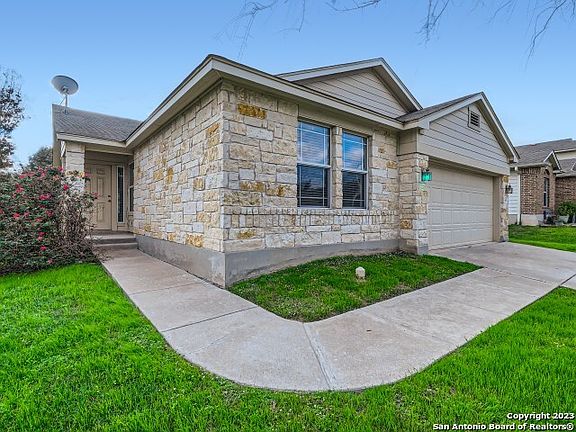 3rd image of 2432 DIMMITT DR