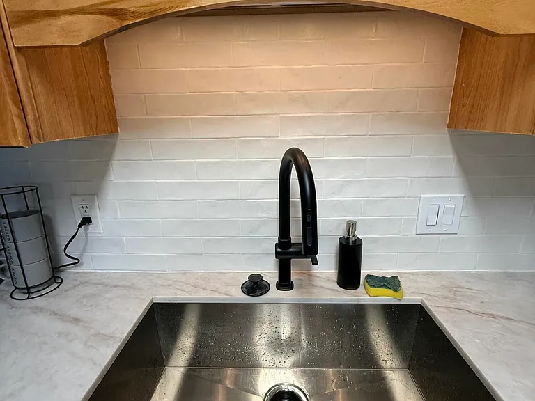 2803 N Carefree Cir — Photo 8