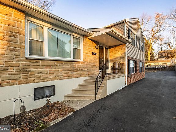 2nd image of 1136 Bon Air Rd