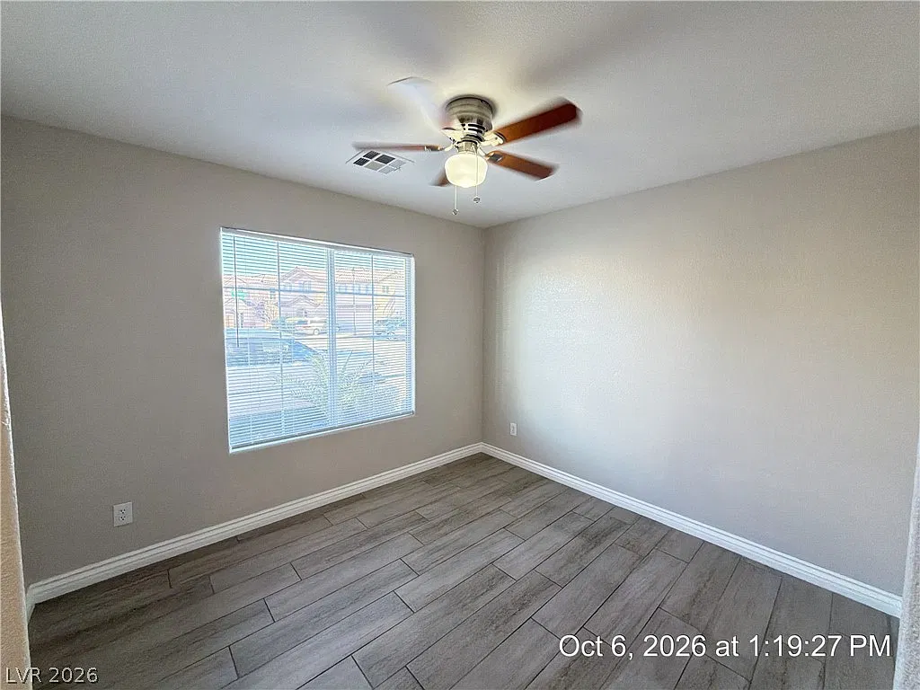 3 bed, 2.5 bath, 1891 sqft, $2,032 — Photo 3