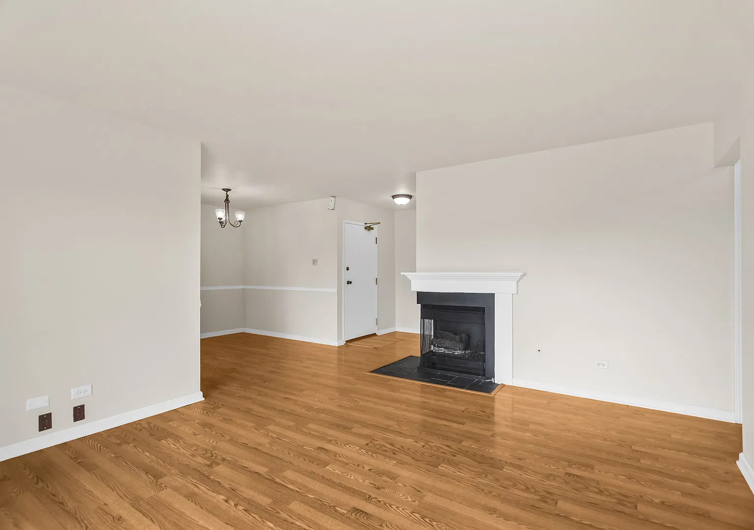 2 bed, 1102 sqft, $2,150 — Photo 3